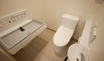 1F WC（おむつ台付）